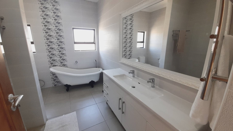 4 Bedroom Property for Sale in Leloko North West